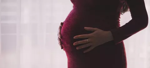 «Συγγνώμη» της αστυνομίας του Ντιτρόιτ: Τεχνητή νοημοσύνη αναγνώρισε μαύρη έγκυο ως ύποπτη ληστείας