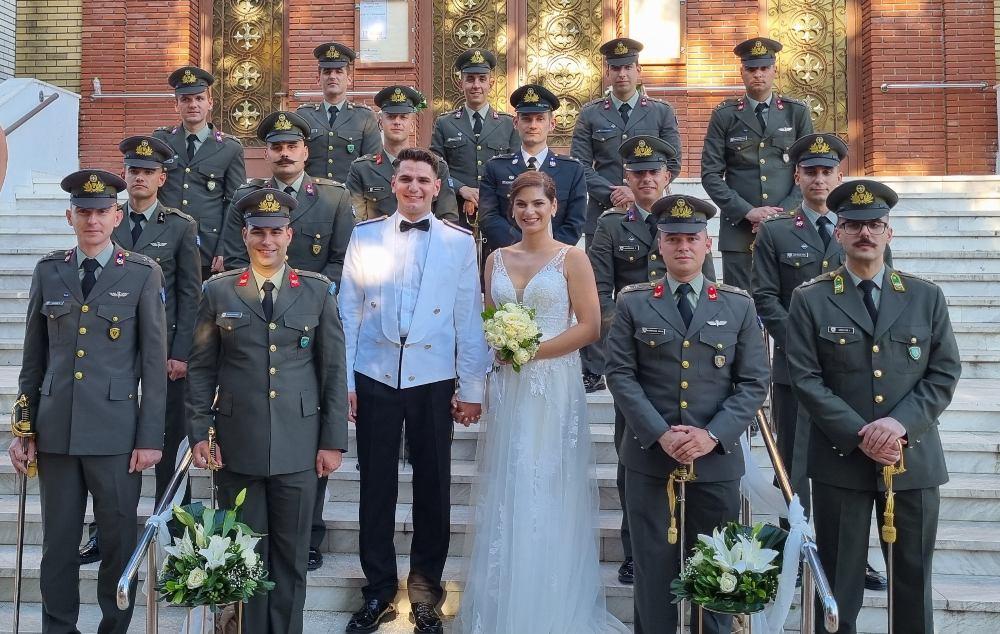 στρατιωτικός γάμος