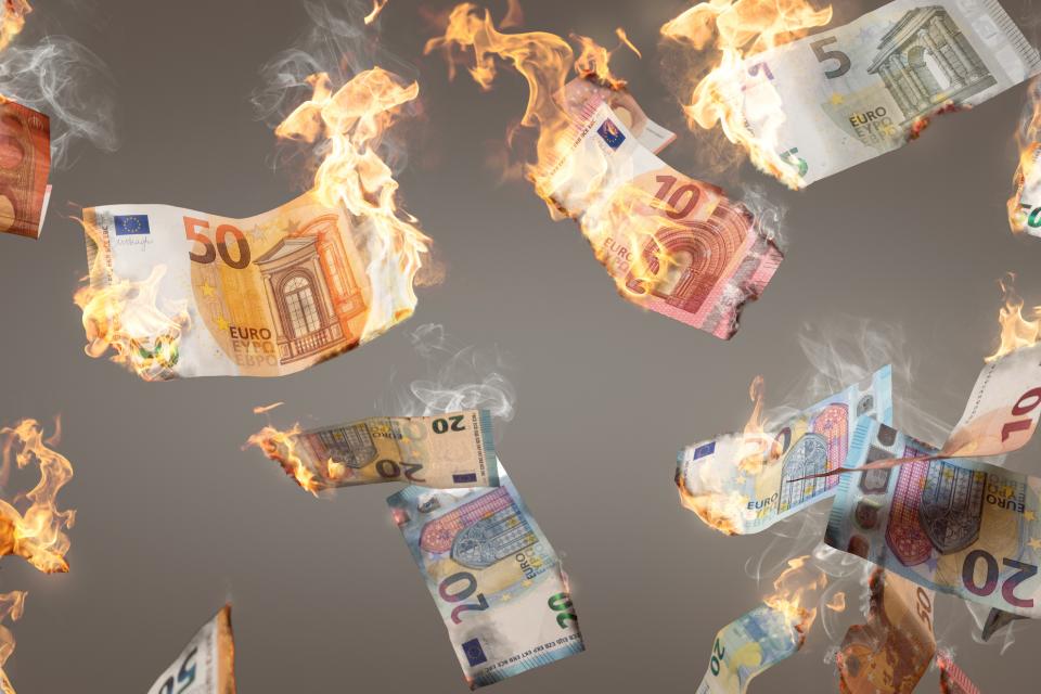 money_fire_istock