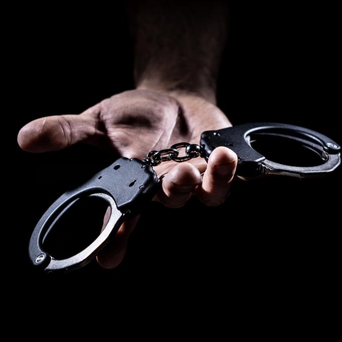 istock_arrested_1093036298
