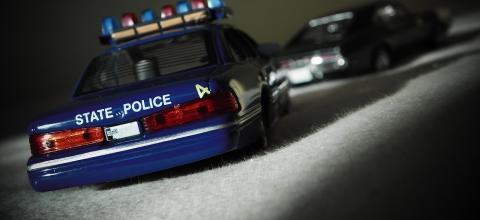 Οι αρχηγοί της αστυνομίας στο Κονέκτικατ φτιάχνουν και στέλνουν βίντεο στις σχολές οδήγησης για να βελτιώσουν τις σχέσεις μεταξύ αστυνομικών - οδηγών